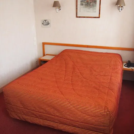 Val Saint Hilaire Hotel Givet