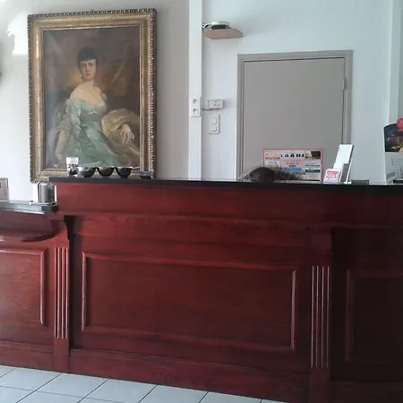 Val Saint Hilaire Hotel Givet