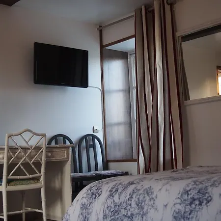 Val Saint Hilaire Hotel Givet