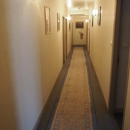 Val Saint Hilaire 지베